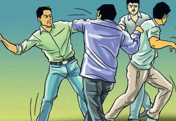 बाजपुर: जमीन जोतते समय उपजे विवाद में दो पक्ष आपस में भिड़े, दरोगा से की अभद्रता