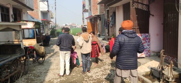 मेयर पद पर खड़े मजदूर प्रत्याशी अजय कुमार के समर्थन में मजदूरों द्वारा अलग अलग वार्डो में प्रचार अभियान