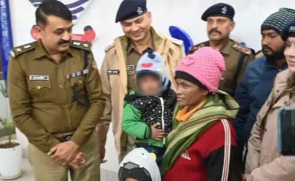 दो बच्चों का अपहरण कर एक को बेचने वाले गिरोह के चार सदस्यों को पुलिस ने किया गिरफ्तार