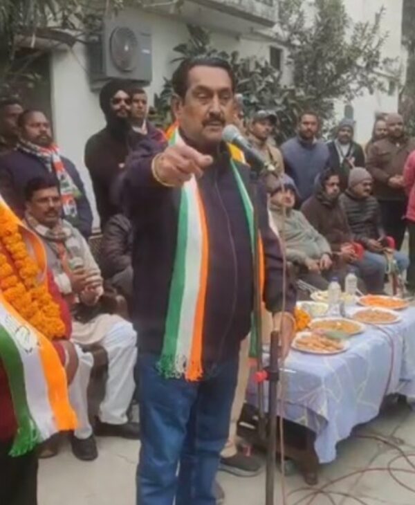 स्मार्ट मीटर लगे तो राजनीति छोड़ दूंगाः बेहड़ वार्ड एक फुलसुंगा में भाजपा छोड़ सैकड़ों लोगों ने थामा कांग्रेस का दामन