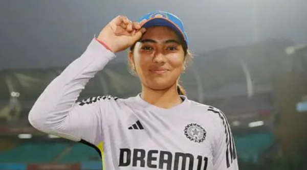 उत्तराखंड की बेटी राघवी बिष्ट एक बार फिर भारतीय टीम के लिए खेलेंगी। उनका चयन भारतीय क्रिकेट टीम में हुआ है।