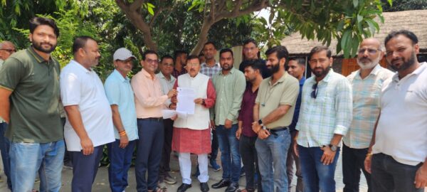 उत्तराखंड पावर जूनियर इंजीनियर संगठन ने सौंपा मांग पत्र, पूर्व विधायक राजेश शुक्ला से की मुलाकात