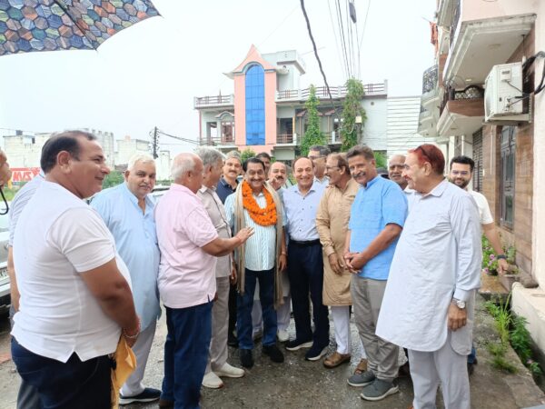 िच्छा सत्यपथ धाम कमेटी और पंजाबी धर्मशाला कमेटी ने विकास कार्य पूर्ण कराये जाने हेतु विधायक बेहड़ को किया सम्मानित