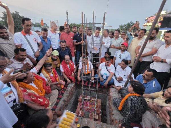 रुद्रपुर में ‘त्रिशूल चौक’ का हुआ भूमि पूजन   -महापौर विकास शर्मा ने किया भूमि पूजन