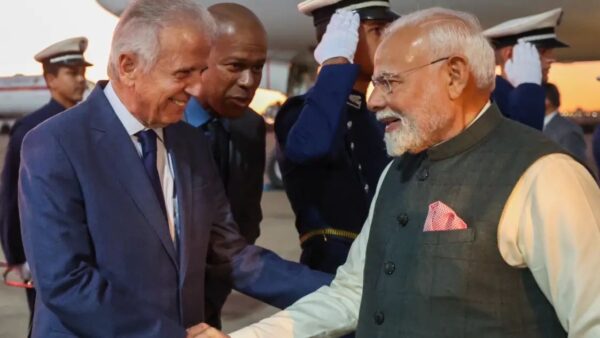 प्रधानमंत्री नरेंद्र मोदी अपनी राजकीय यात्रा पर ब्राजील पहुंच गए हैं।
