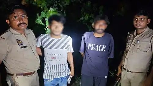 मारपीट में घायल ग्राम भैंसिया ज्वालापुर निवासी दलित युवक की मौत के बाद पुलिस ने शुक्रवार की रात दो आरोपी युवकों को मुठभेड़ के दौरान गिरफ्तार कर लिया