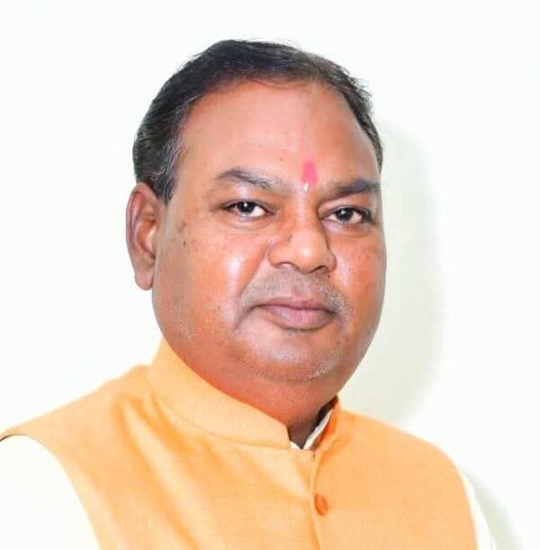 पूर्व मेयर रामपाल सिंह को हाईकोर्ट से बड़ी राहत, रंगदारी का झूठा आपराधिक मामला किया गया खारिज