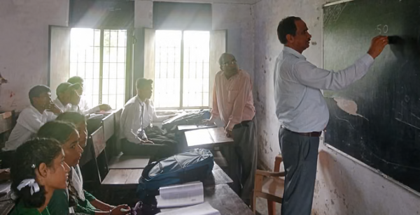पंचायत चुनाव समाप्त होते ही सीईओ ने किया स्कूलों का औचक निरीक्षण, शिक्षक मिले नदारद
