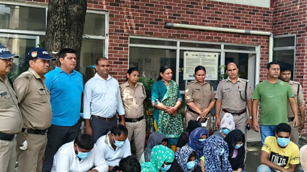 रुड़की के होटल में देह व्यापार का भंडाफोड़, 8 महिलाओं समेत 13 गिरफ्तार