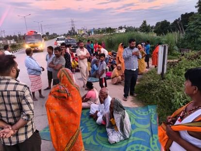 हादसे का खूनी सोमवार! जसपुर में दर्दनाक टक्कर, बेकाबू ट्रॉली पलटी, बस के 10 यात्री लहूलुहान