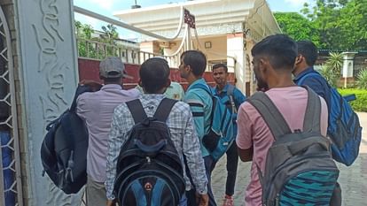 # यूपी PET परीक्षा में बड़ा फर्जीवाड़ा: बायोमेट्रिक जांच में पकड़ा गया ‘मोहित’, निकला ‘संजय यादव’