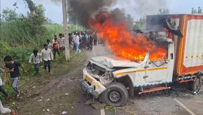 # बालावाली में मांस से लदी गाड़ी ने गाय को मारी टक्कर, उग्र भीड़ ने लगाई आग